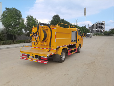 地下室用东风途逸2方小型管道疏通车 城市暗管焕新守护者