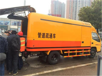 低价疏通下水道、马桶与化粪池清理服务 高效疏通车助您解决烦恼
